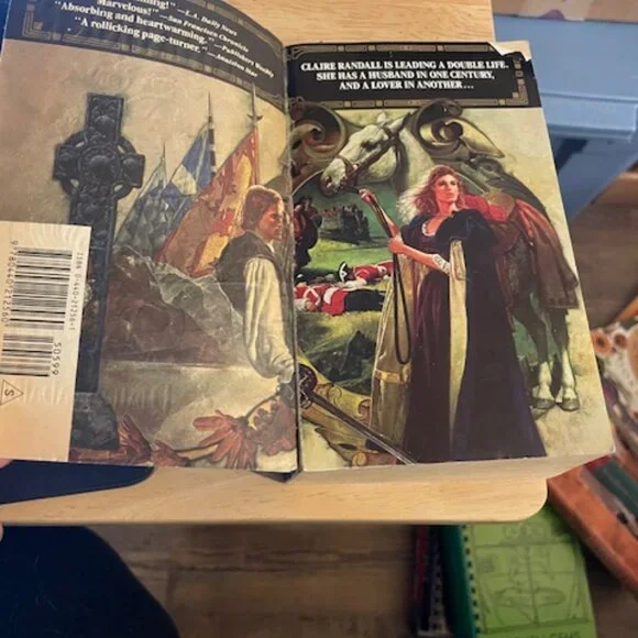 Outlander by Diana Gabaldon-Vintage 1991 1st Edition Paperback - Picture 3 of 4